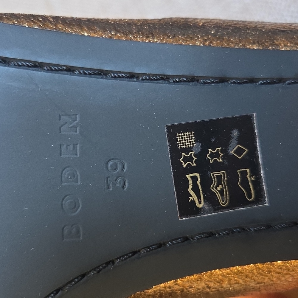 NWT! Boden! Beautiful Metallic Gold Ballet Flats. Perfect Condition! - Picture 7 of 12
